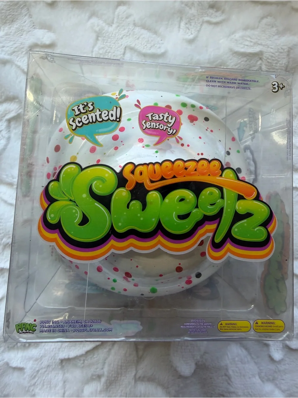 🧁💙 **NIB & SEALED – JUMBO CUPCAKE SQUISHY!** 💙🧁